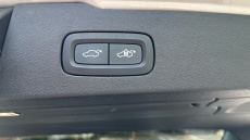 Volvo V60 2.0 B4P Ultra Dark 5dr Auto Petrol Estate